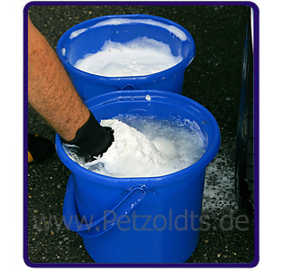 zwei eimer zum auto waschen